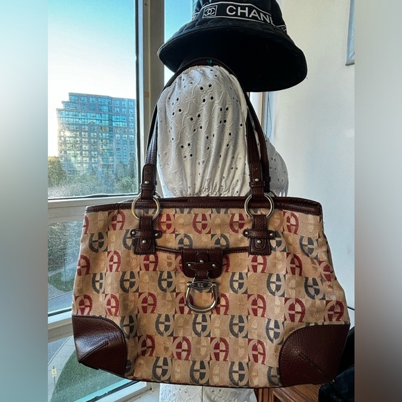 Sale🔥 Authentic Etienne Aigner - Picture 2 of 7